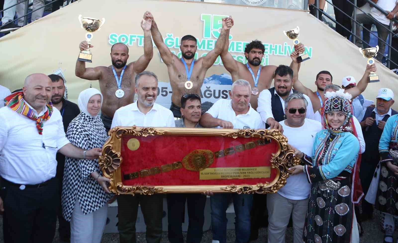 Bursa Büyükşehir Belediyesporlu güreşçiler 12 madalya kazandı Bursa Büyükşehir Belediyesporlu güreşçiler 12 madalya kazandı