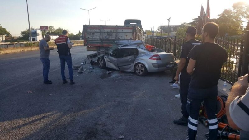 Bursa’daki katliam gibi kazada tır şoförü tutuklandı Bursa’nın Karacabey ilçesinde 4 kişinin öldüğü ve 2 kişinin yaralandığı