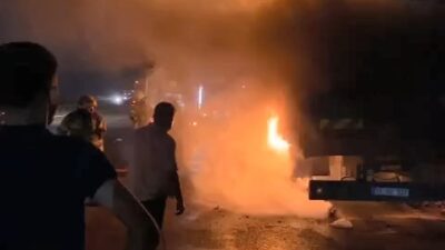 Bursa’da arı yüklü kamyon alev alev yandı