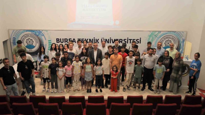 Bursa’da bağımlılık tiyatro ile anlatıldı Bursa Teknik Üniversitesi ve Bursa Büyükşehir Belediyesi iş birliğinde gerçekleştirilen