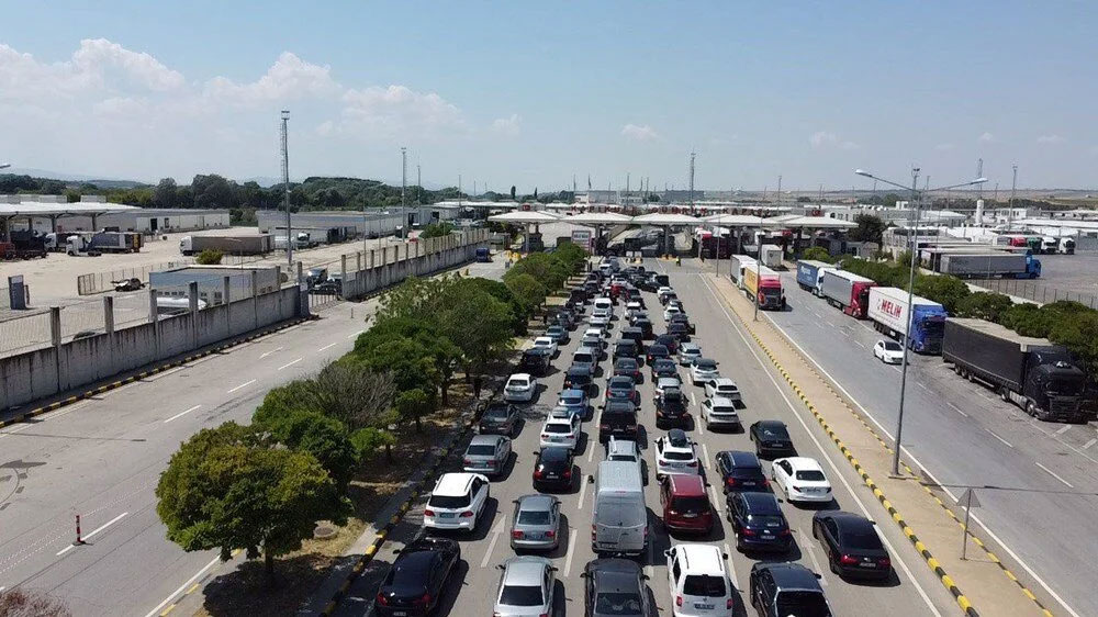 Gurbetçilerin dönüş yolculuğu başladı! Kapıkule Sınır Kapısı’nda yoğunluk