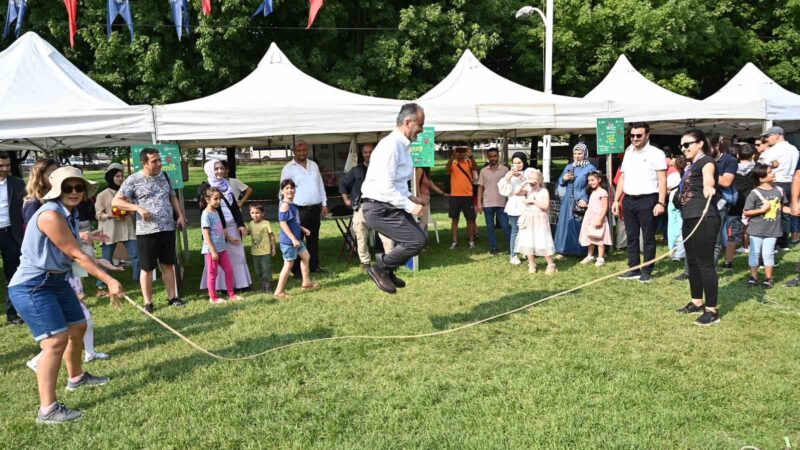 Bursa Büyükşehir Belediyesi, 16.’sı gerçekleştirilen Sokak Oyunları Şenliği ile unutulmaya