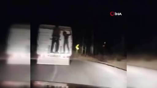 Bursa’dan akıl almaz görüntüler! Canlarını hiçe saydılar