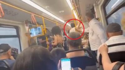Bursa’da metroda eşini bir kadınla görünce sinirlendi