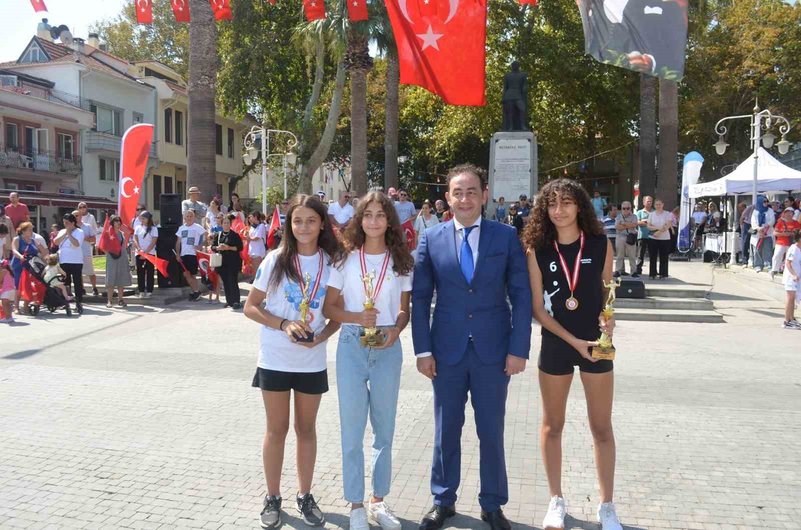 Mudanya Emniyet Müdürlüğü’nde nöbet değişimi Mudanya Emniyet Müdürlüğü’nde nöbet değişimi