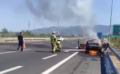 Bursa’da otomobil alev topuna döndü