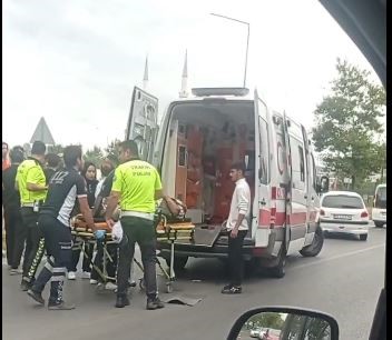 Bursa’da otomobilin çarptığı motosikletli ağır yaralandı