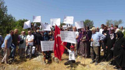 Bursa’da köy sakinleri eylem yaptı…Köylerinde mermer ocağı istemiyorlar