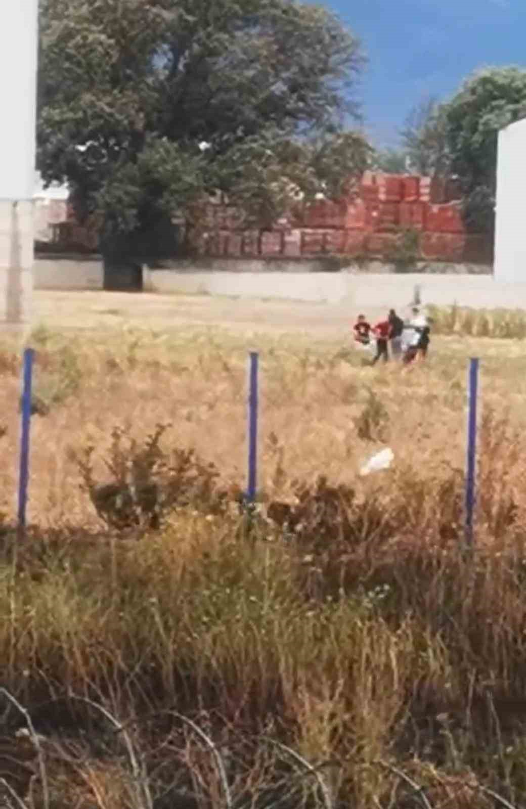 Bursa’da tekme ve yumrukların havada uçuştuğu kavga kamerada