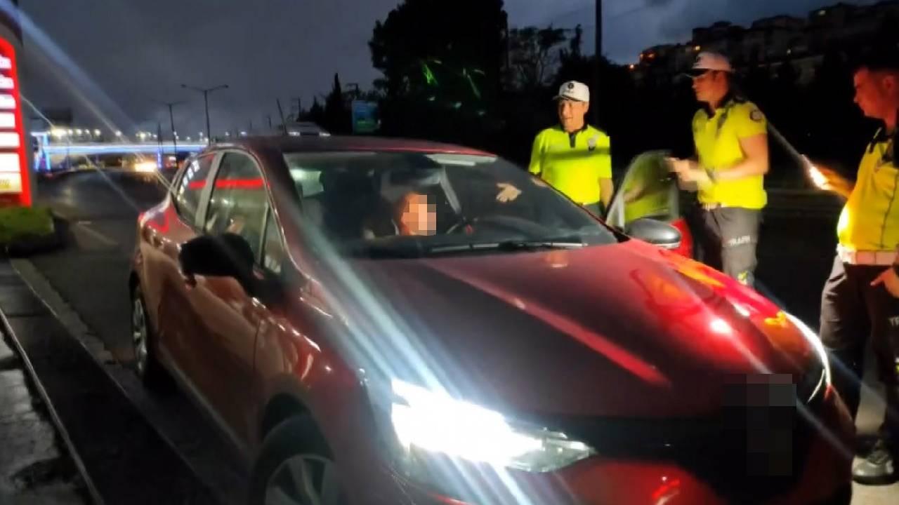 436 TL’lik uyku… Araçta uyuyakalan sürücü 3 saatte uyandırıldı