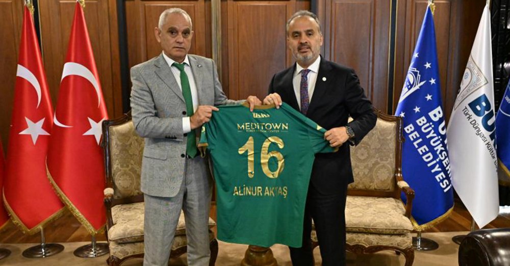 Bursaspor yönetiminden bir ziyaret de Başkan Aktaş’a Bursaspor yönetiminden bir ziyaret de Başkan Aktaş’a