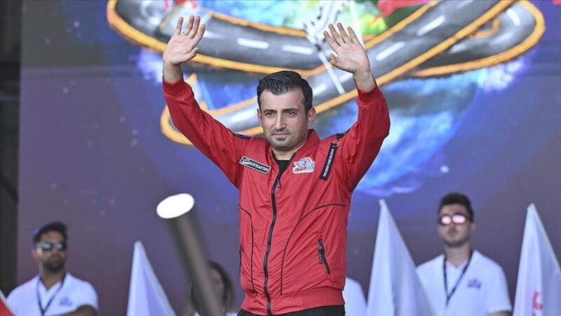 TEKNOFEST Yönetim Kurulu Başkanı Bayraktar, "TEKNOFEST her yıl daha da
