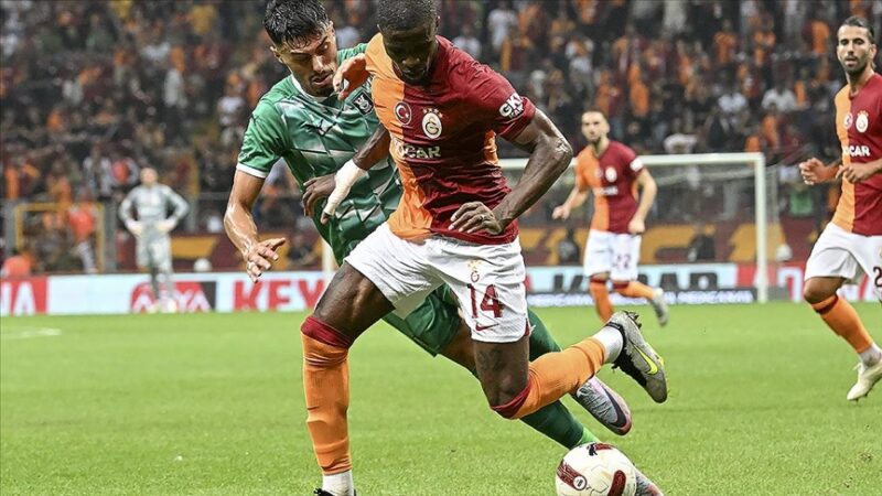 UEFA Şampiyonlar Ligi play-off turundaki Galatasaray ile UEFA Avrupa Konferans