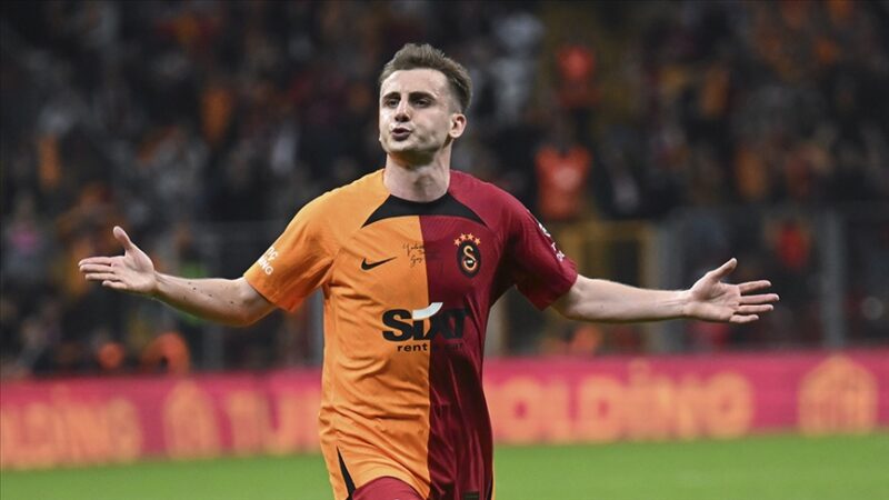 Galatasaray'ın milli futbolcusu Kerem Aktürkoğlu, İngiltere'nin Leicester City ekibine transfer