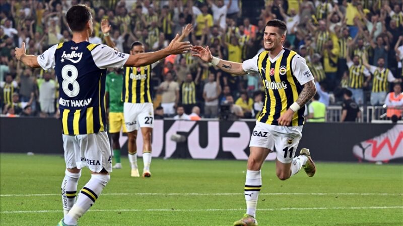 Fenerbahçe evinde, Beşiktaş ve Adana Demirspor deplasmanda Avrupa sınavına çıkıyor.
