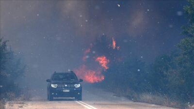 Yunanistan’da devam eden yangın Türk köylerine sıçradı