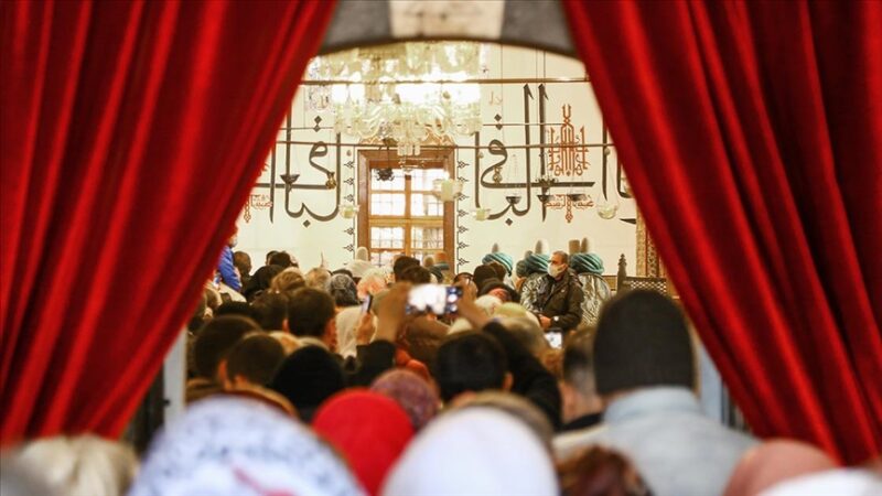 Türkiye'de çeşitli meslek ve yaş gruplarına ücretsiz olan, müze ve