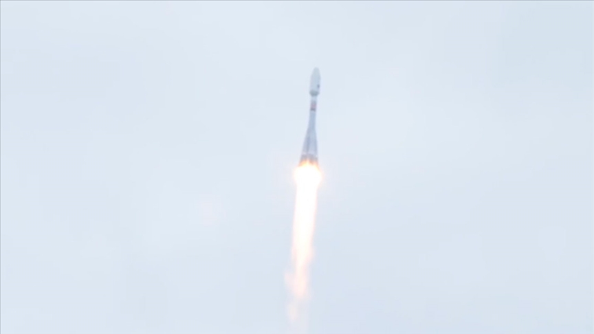 Rus uzay aracı Luna-25, Ay’ın yörüngesine girdi