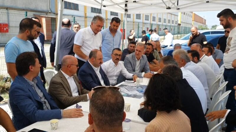 Varank, İnegöl OSB’deki yangından etkilenen esnafla bir araya geldi Eski Sanayi ve Ticaret Bakanı Mustafa Varank, geçtiğimiz günlerde İnegöl