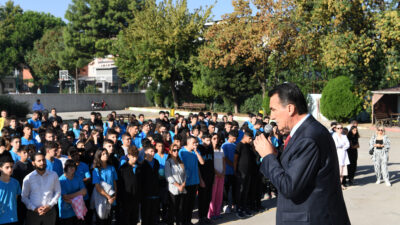 Başkan Dündar’dan her gün farklı okul ziyareti