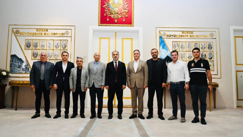 Bursa Emniyetspor yönetiminden Başkan Aktaş’a ziyaret Bursa Emniyetspor Kulübü Başkanı Erkan Yılmaz ve yönetim kurulu üyeleri,