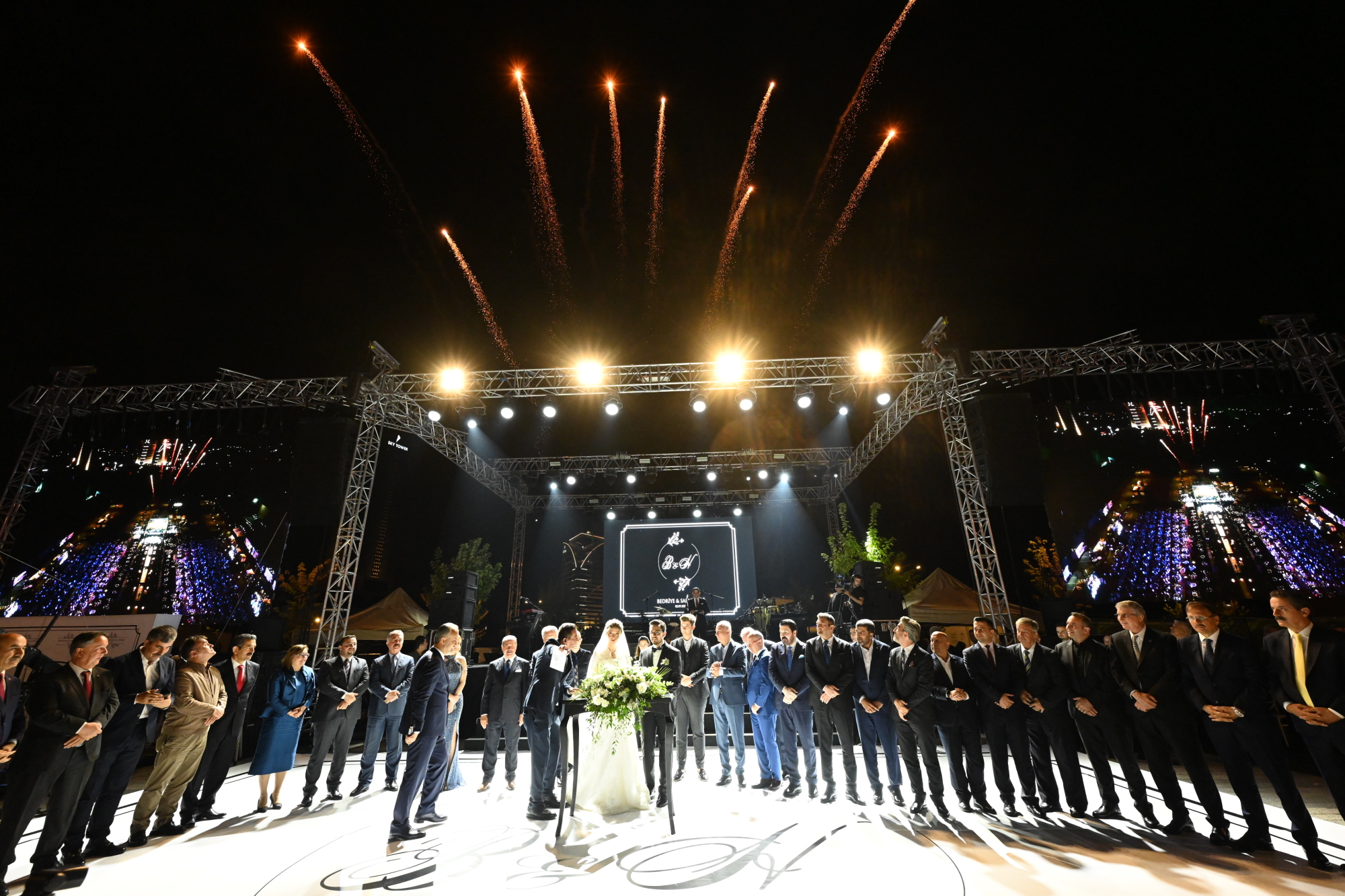 4.500 kişilik muhteşem organizasyon! Bursa’da yılın düğünü…