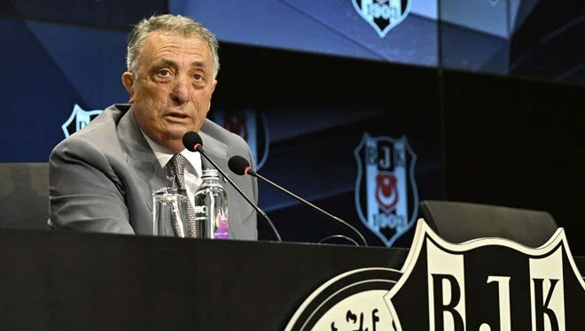 Beşiktaş Başkanı Ahmet Nur Çebi’den istifa tezahüratına cevap Beşiktaş Başkanı Ahmet Nur Çebi’den istifa tezahüratına cevap