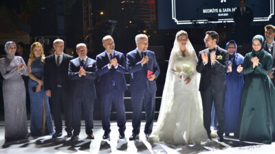 Bursa’daki yılın düğününe seçkin konuk akını