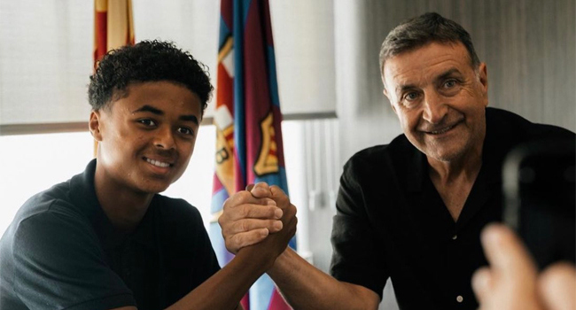 Kluivert’ın oğlu Barcelona’ya imza attı