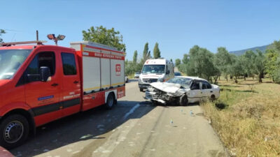Bursa’da iki otomobilin çarpıştığı kazada 6 kişi yaralandı