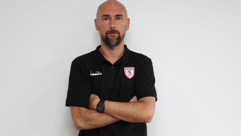Bursalı genç teknik adam kendi yolunu çizecek Samsunspor'u Süper Lige taşıyan Hüseyin Eroğlu'nun yardımcılığını yapan ve şampiyonluktan