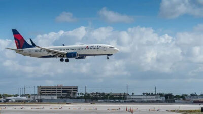 İshal olan yolcu nedeniyle uçak acil iniş yaptı!