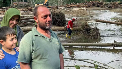 Sel felaketinin kahramanı oldu! 1 kişiyi kurtardı, 2 kişinin kurtarılmasını sağladı