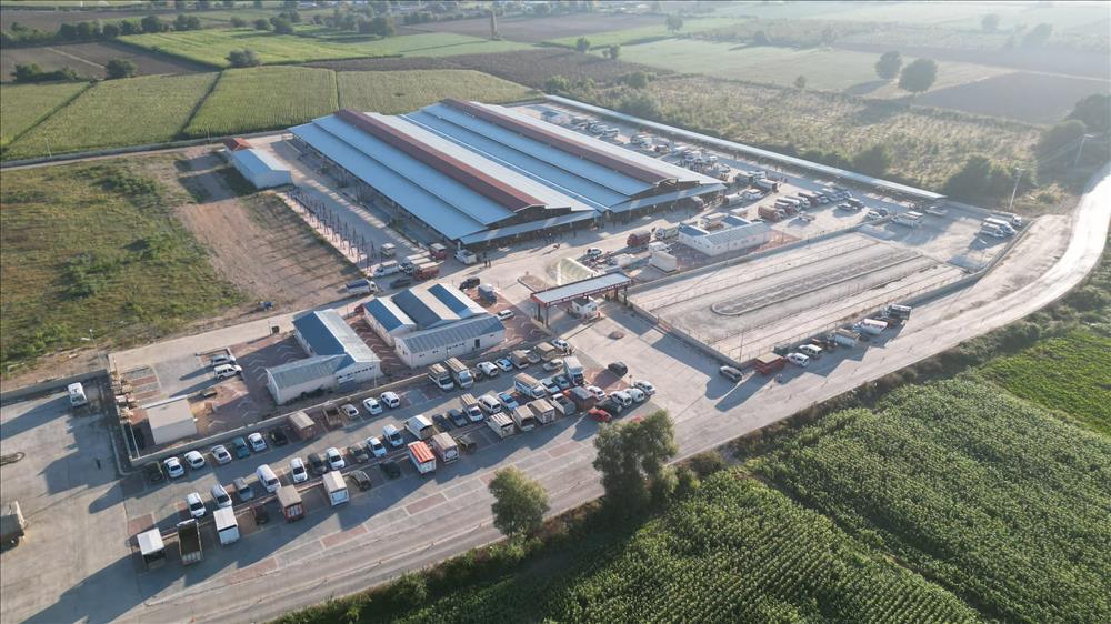 Bursa’daki bu pazara büyük ilgi! Civar illerden de gelenler var Bursa’daki bu pazara büyük ilgi! Civar illerden de gelenler var