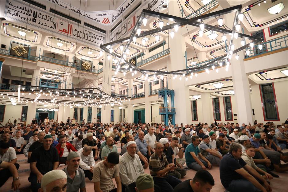 İnegöl’de Mevlid Kandili dualarla kutlandı İnegöl’de Mevlid Kandili dualarla kutlandı