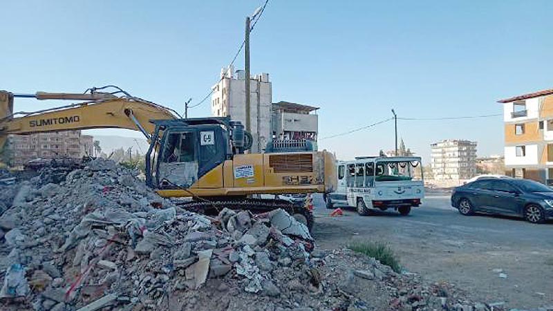 Depremin 215. gününde enkazda ceset bulundu