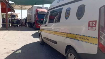 Feci son! Hareket halindeki kamyona binmeye çalıştı