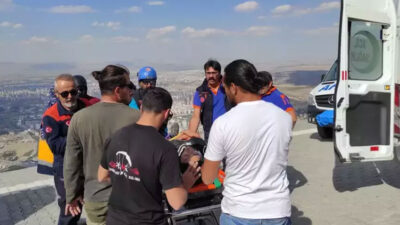 Ters rüzgara kapılan 2 paraşütçü metrelerce yükseklikten düştü