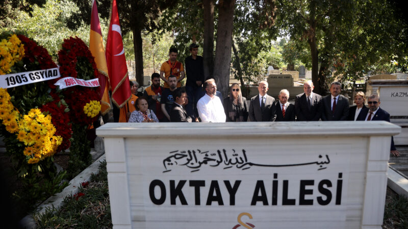 ‘Taçsız Kral’ Metin Oktay, kabri başında anıldı Türk futbolu ve Galatasaray'ın unutulmaz oyuncularından "Taçsız Kral" lakaplı Metin