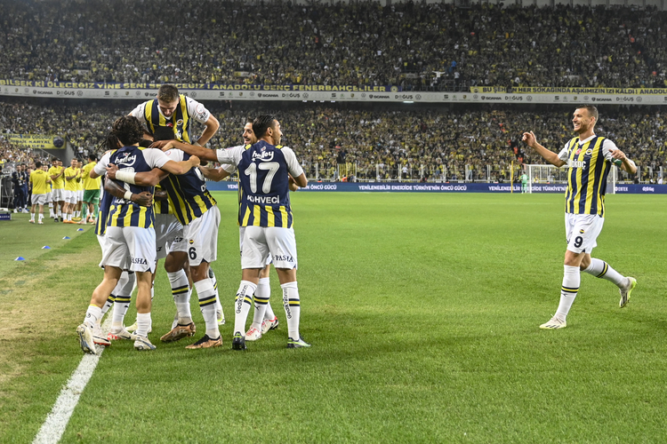 Fenerbahçe seriyi 13 maça çıkardı Fenerbahçe seriyi 13 maça çıkardı