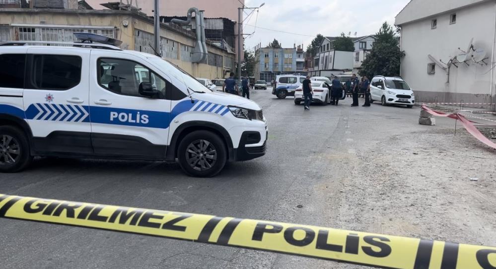 Bursa’da silahlı saldırı: 1’i ağır 2 yaralı