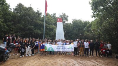 Genci yaşlısı, İnegöl için şehit olanları yürüyerek andı