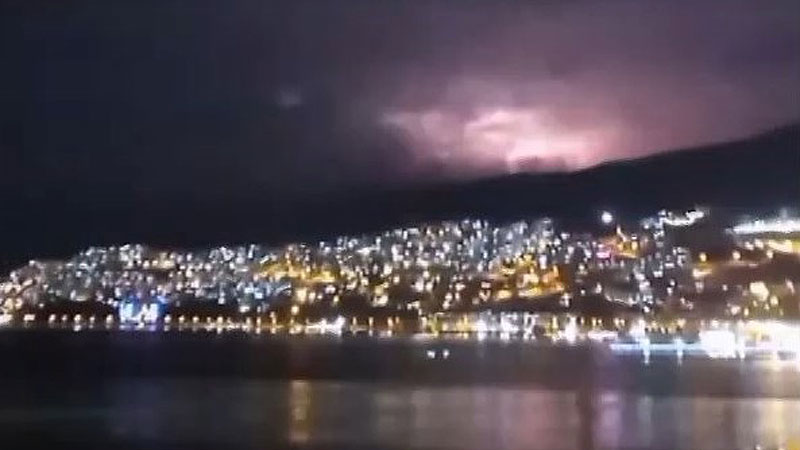 İstanbul’u aydınlatan şimşekler Bursa’dan bile görüldü