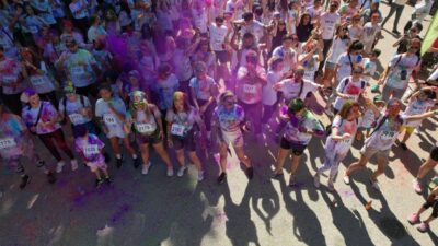 Bursa’da eğlenceli dakikalar! Rengarenk boyanıp…