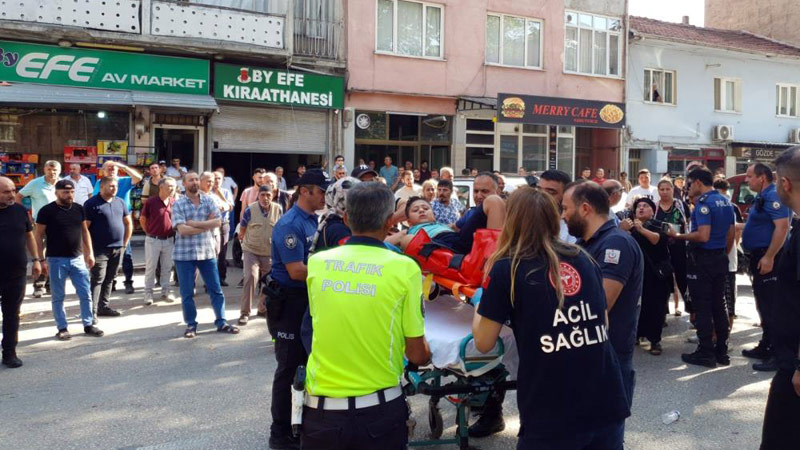 Bursa’da kaza sonrası ortalık karıştı