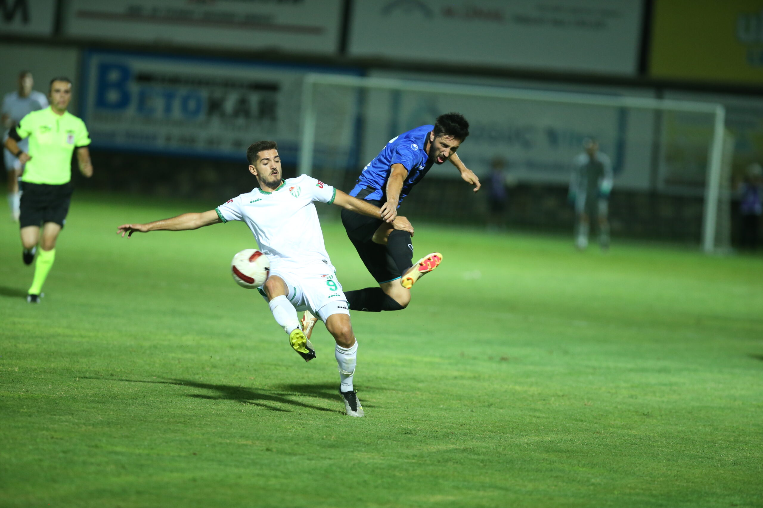 Bursaspor ilk yenilgisini aldı Bursaspor ilk yenilgisini aldı