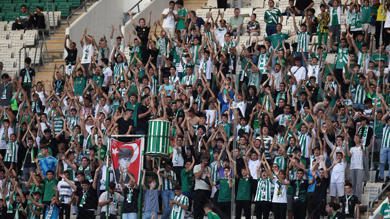 Timsah Park’ta tepki çeken olay! Bursaspor taraftarı isyan etti Timsah Park’ta tepki çeken olay! Bursaspor taraftarı isyan etti