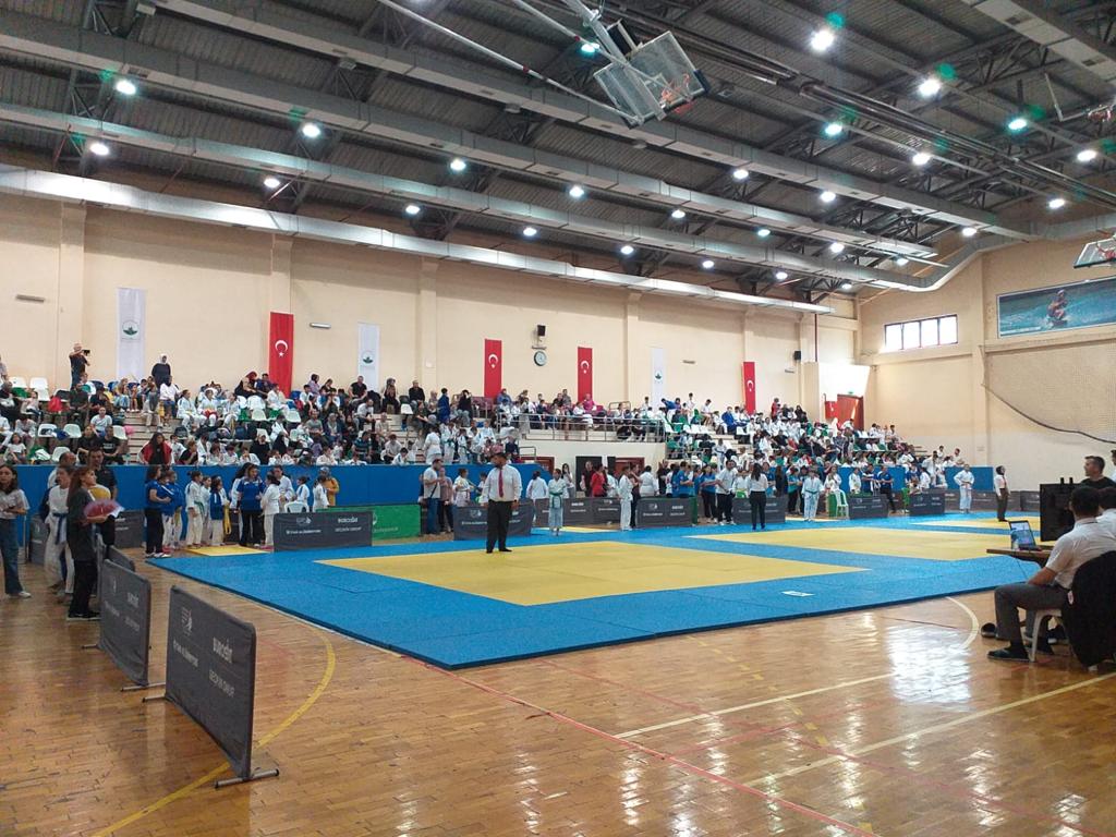 Osmangazili judocular madalyaya dolmuyor Osmangazili judocular madalyaya dolmuyor