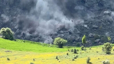 Giresun’da heyelan: Espiye-Ericek yolu ulaşıma kapandı