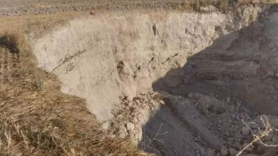 Konya’da 40 metre derinlik, 50 metre çapında obruk oluştu
